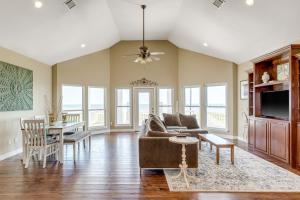 Photo #5 of Driftwood Deck in Bolivar Peninsula, TX