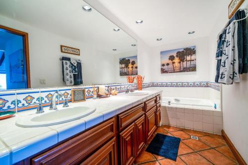 Photo #3 of Gorgeous Oceanfront Villa With Panoramic Views in Avalon, CA