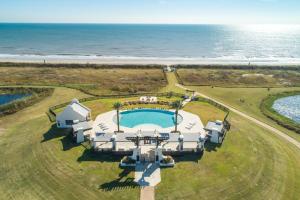 Photo #4 of Cake by the Ocean at Seagrass in Bolivar Peninsula, TX