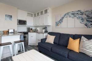 Photo #5 of CDM 304 - Beachfront Serenity in Galveston, TX