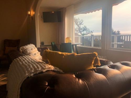 Photo #3 of Seafoam Lodge in Little River, CA