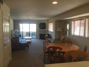 Photo #5 of Romantic Getaway to Seascape Villa in Aptos, CA