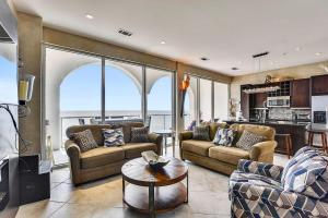 Photo #4 of Diamond Beach 708-Kohinoor in Galveston, TX