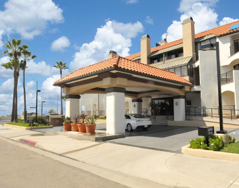 Photo of Huntington Beach Inn in Huntington Beach, CA