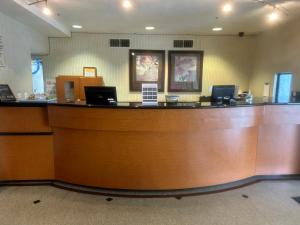 Photo #5 of Huntington Beach Inn in Huntington Beach, CA