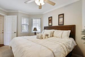 Photo #6 of Seascape 2221 Condo in Galveston, TX