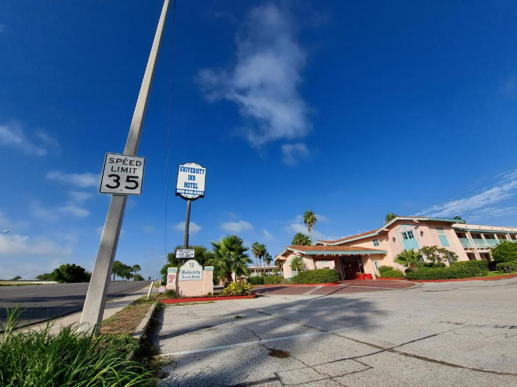 Photo of University Inn & Suites Brownsville in Brownsville, TX