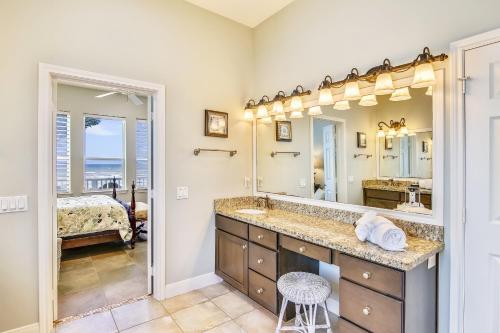Photo #3 of Kathies Beachfront Kottage in Galveston, TX