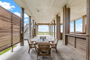 Photo #4 of BeachQuest Beachfront in Bolivar Peninsula, TX