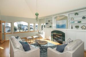 Photo #6 of Miramar Beach Home Walk to Beach Trails Restaurants Family Activities in Half Moon Bay, CA