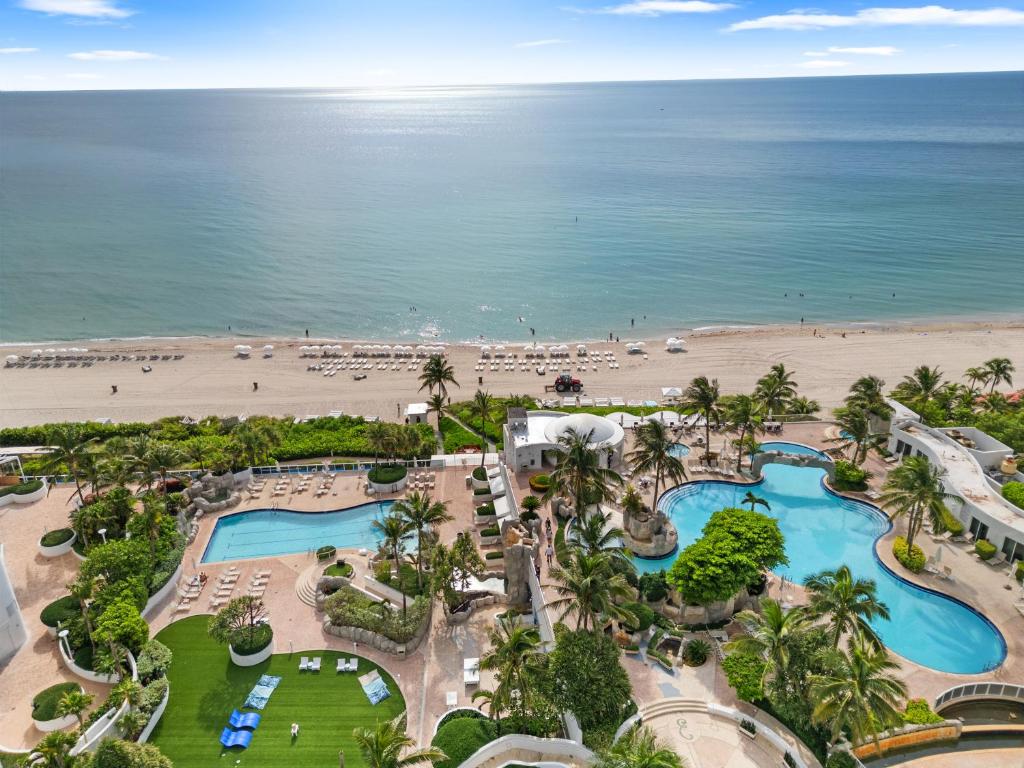 Photo of Lujoso apartamento en playa de Sunny Isles Beach in Sunny Isles Beach, FL