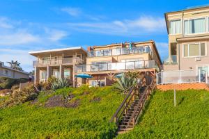 Photo #4 of 3009 Ocean Street in Carlsbad, CA