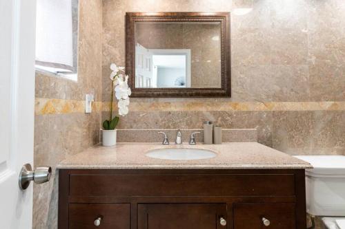 Photo #2 of Luxury Stylish Oceanfront 2 bedroom 2 bathroom in HOLLYWOOD FL in Hollywood, FL