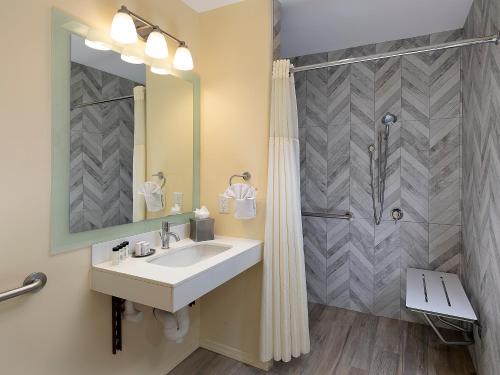 Photo #3 of Pelican Inn & Suites in Cambria, CA