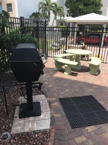 Photo of Crescent Arms 105N in Sarasota, FL