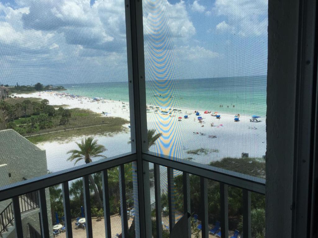 Photo of Crescent Arms Condominiums in Sarasota, FL