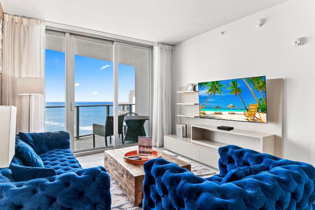 Photo of Miami Waves Retreat in Luxury Resort - STEPS TO THE OCEAN, HOT TUB AND ROOFTOP POOL in Hollywood, FL