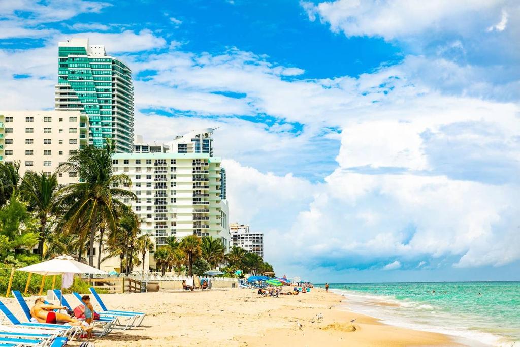Photo of Paradise on Hollywood Beach 2 bed 2 bath in Hollywood, FL