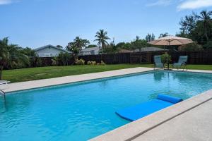 Photo #4 of Pool home on the Bay, large private yard near AMI in Bradenton, FL