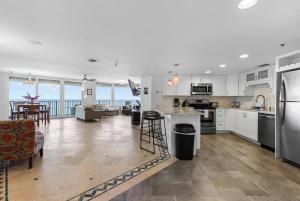 Photo #5 of Ashley Penthouse 5 in Daytona Beach Shores, FL