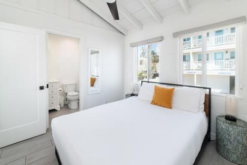 Photo #2 of Pacific Villas in Oceanside, CA