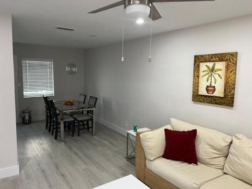 Photo #3 of SEA ECHO APPARTMENT MOTEL in Lauderdale by the Sea, FL