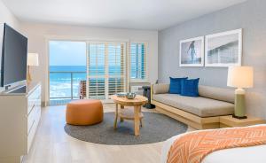 Photo #5 of Beach Terrace in Carlsbad, CA