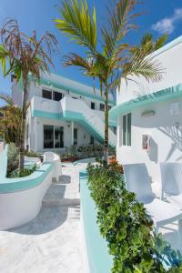Photo #6 of The Marlin Beachside in Hollywood, FL