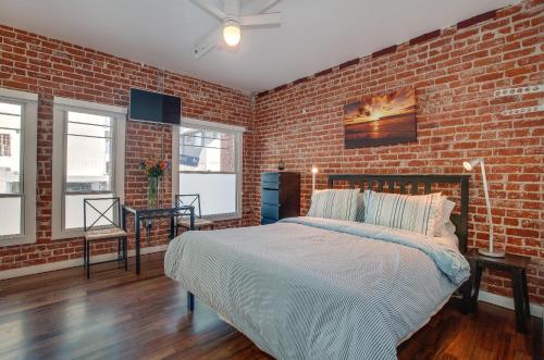 Photo #2 of Venice Breeze Suites in Los Angeles, CA