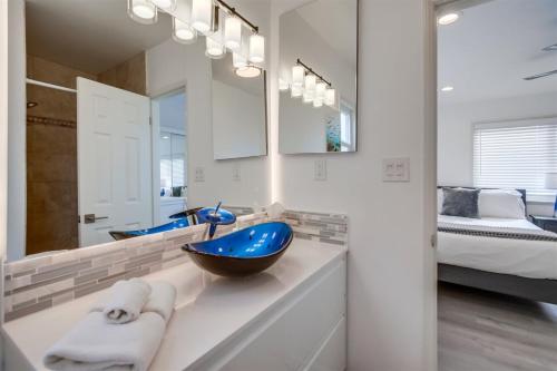 Photo #3 of Mermaids Penthouse in San Diego, CA