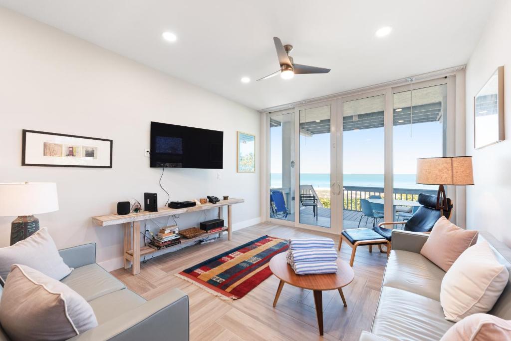 Photo of Hidden Cove Unit 6 in Holmes Beach, FL