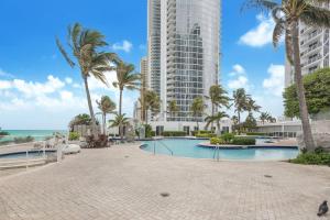 Photo #6 of 15th Floor Luxury Suite at Trump Int Resort in Sunny Isles Beach, FL