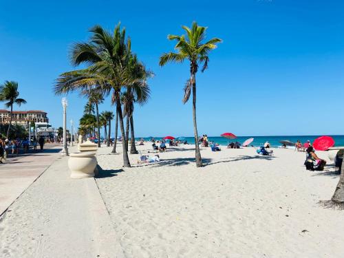 Photo #2 of Beach Tide Motel in Hollywood, FL