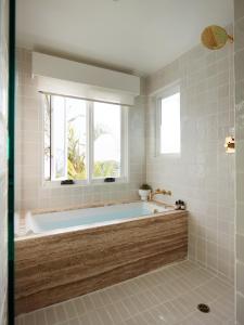 Photo #4 of Hotel Joaquin in Laguna Beach, CA