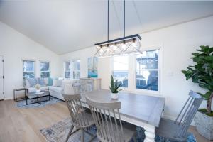 Photo #6 of Oceanview Beach Home Walk to Beach Trails Food Family Activities in Pacifica, CA