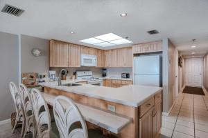 Photo #5 of Las Brisas 404 in Madeira Beach, FL