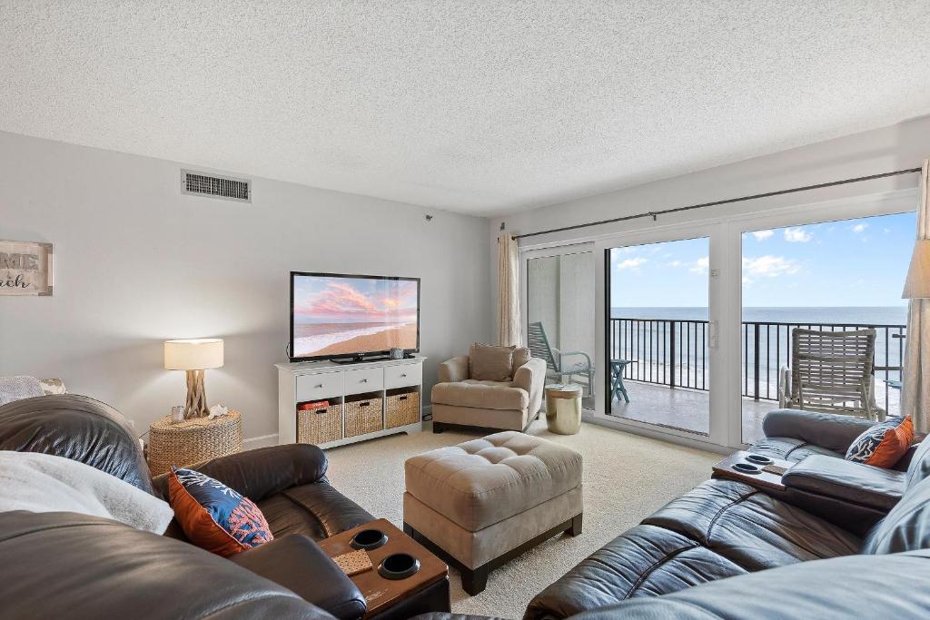 Photo of Southwind 304 in New Smyrna Beach, FL