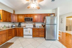 Photo #5 of Seahorse Cove in Holmes Beach, FL