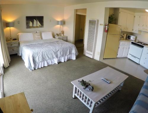 Photo #2 of Capitola Beach Suites in Capitola, CA
