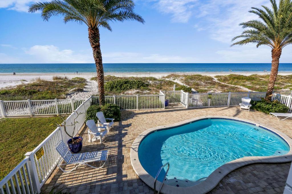 Photo of Sunset Villas 3 in Treasure Island, FL