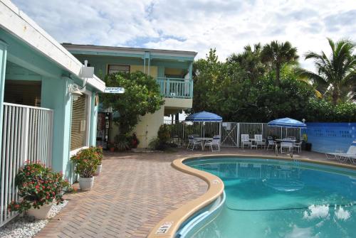 Photo #3 of Sand Dune Shores in Palm Beach Shores, FL