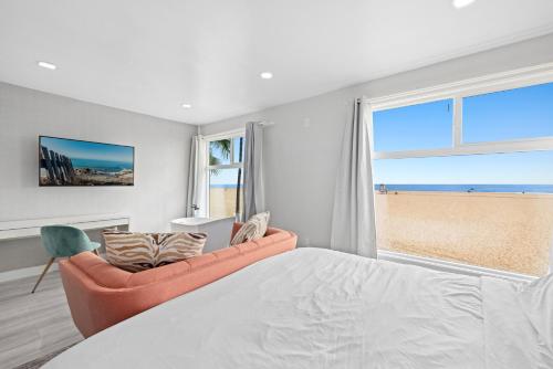 Photo #2 of 1628 West Oceanfront Oasis 8 in Newport Beach, CA
