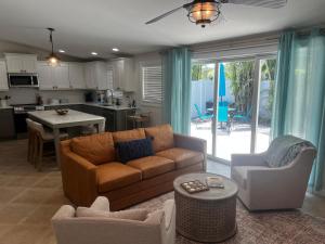 Photo #5 of Peach Bellini in Holmes Beach, FL