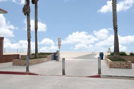 Photo #1 of AWESOME 3BR 1 Block To Ocean Fast WIFI C1 in Newport Beach, CA