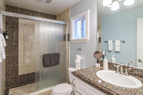 Photo #3 of AWESOME 3BR 1 Block To Ocean Fast WIFI C1 in Newport Beach, CA