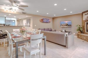 Photo #4 of AWESOME 3BR 1 Block To Ocean Fast WIFI C1 in Newport Beach, CA