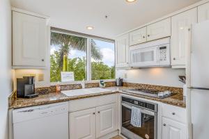 Photo #5 of Marco Beach Ocean Resort 614 in Marco Island, FL