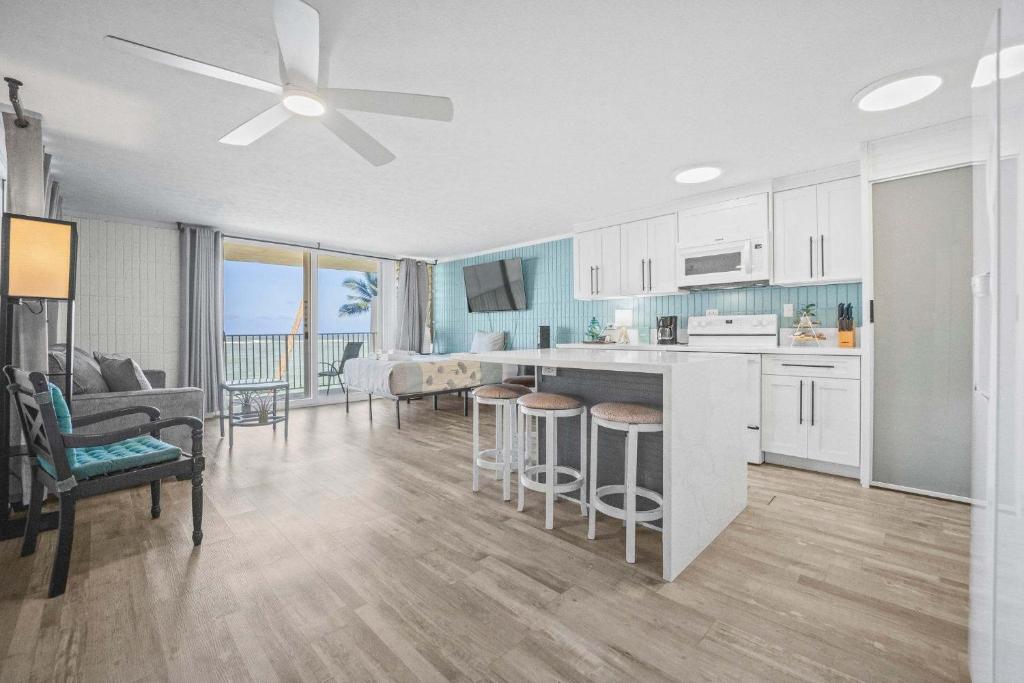 Photo of Beautiful Beachfront Condo in Hauula, HI