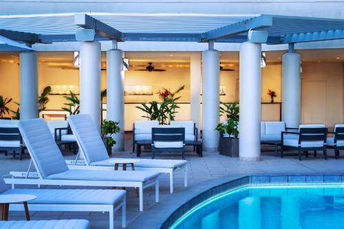 Photo #2 of The Twin Fin Hotel in Honolulu, HI