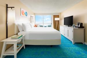Photo #6 of The Twin Fin Hotel in Honolulu, HI